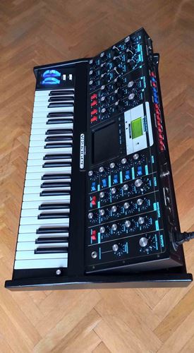 Moog-minimoog Voyager E-Blue Expanded +